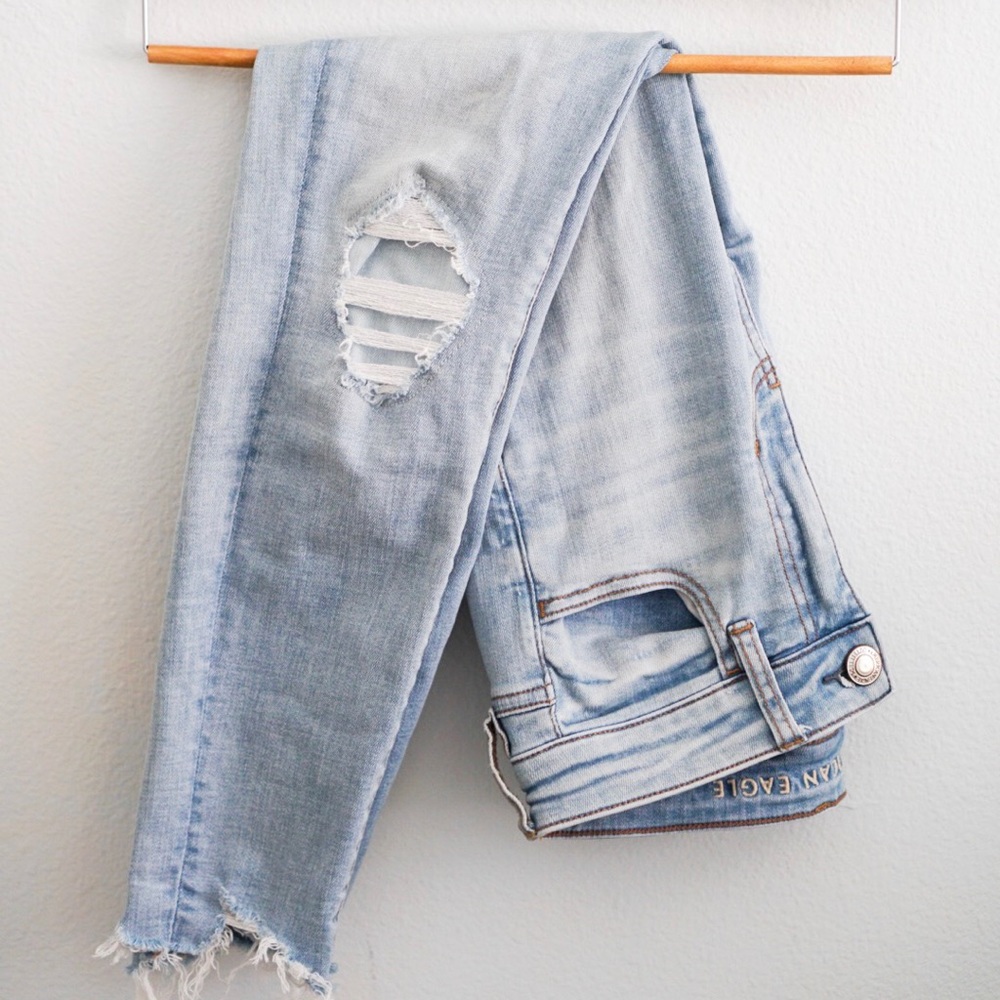 American Eagle High Waisted Jeans